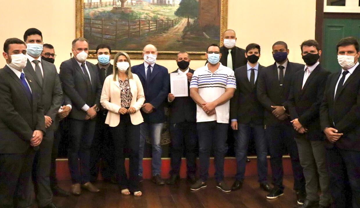 Câmara aprova projeto que inclui Vassouras em consórcio para aquisição de vacinas contra a Covid-19