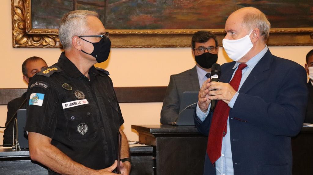 Câmara homenageia comandante do 10° Batalhão da Polícia Militar