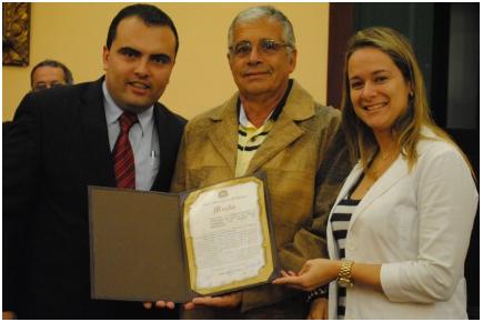 César Furtado se emociona com homenagem ao Surpresa